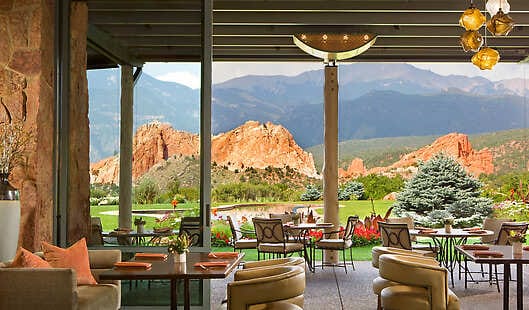 The Rocks Lounge is the perfect spot to enjoy both the mountain views and delicious artisan fare, fine wine, or handcrafted cocktails. 